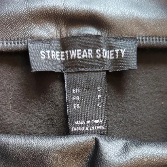 Streetwear Black Faux Leather Pants - Picture 3 of 5